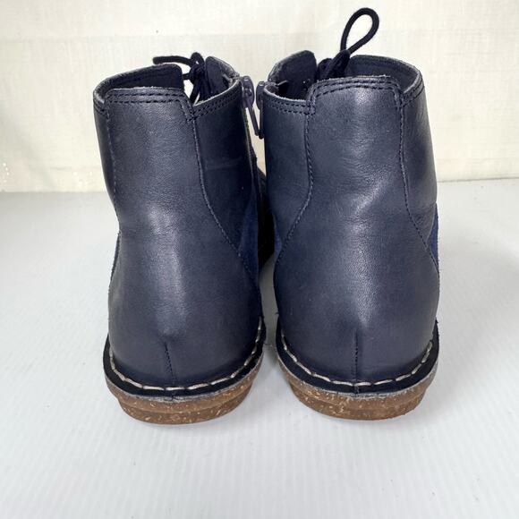 CLARKS Lace Up Boot Women's 9 Tamitha Key Navy Suede Leather Ankle Bootie Casual - Picture 7 of 9